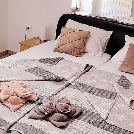 Apartmaji Soncek Izola Bagian luar foto