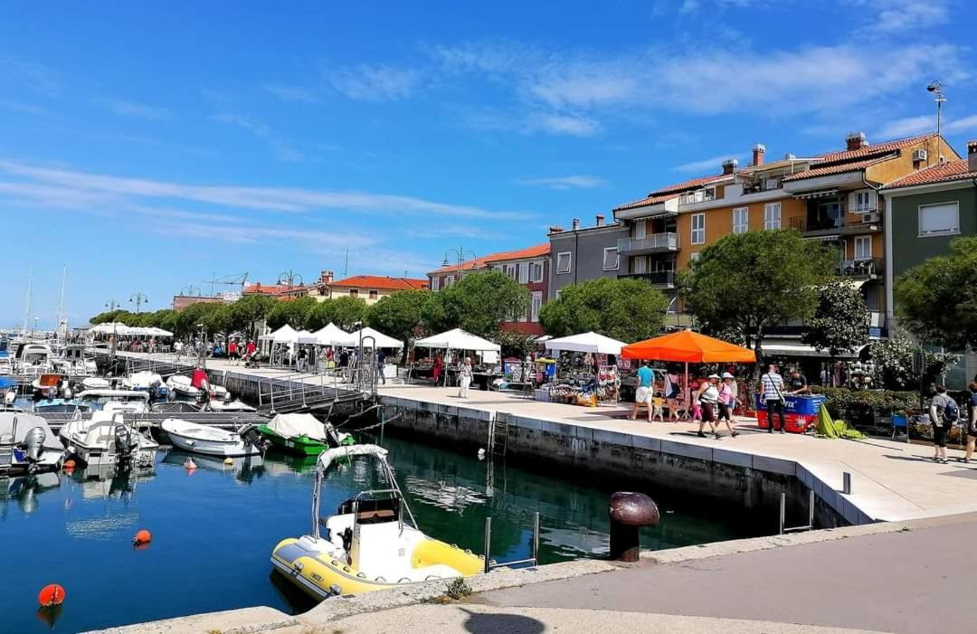 Apartmaji Soncek Izola Bagian luar foto