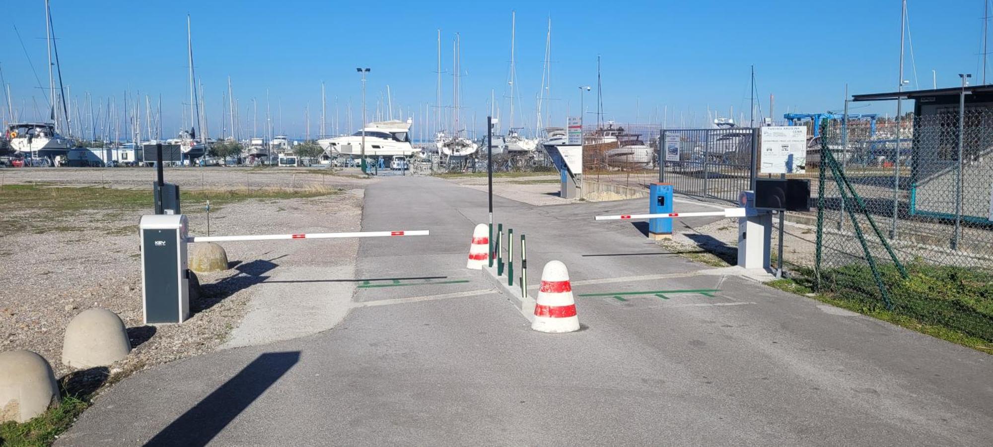 Apartmaji Soncek Izola Bagian luar foto