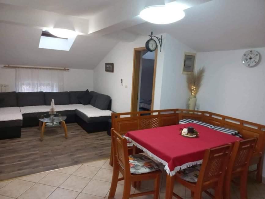 Apartmaji Soncek Izola Bagian luar foto